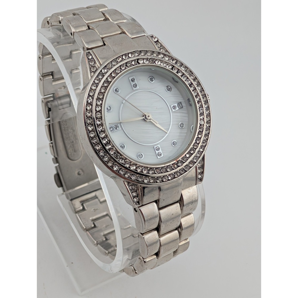 Women's Silver Watch 30mm Case Crystal Bezel MOP Dial 7.5" Band- New Battery